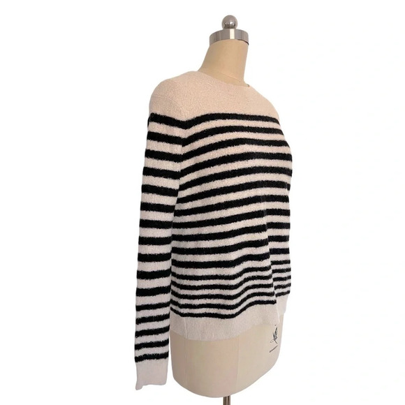 VINCE Wool Bouqle Engineered Stripe Crew coastal off white black crew sweater M - Picture 7 of 11